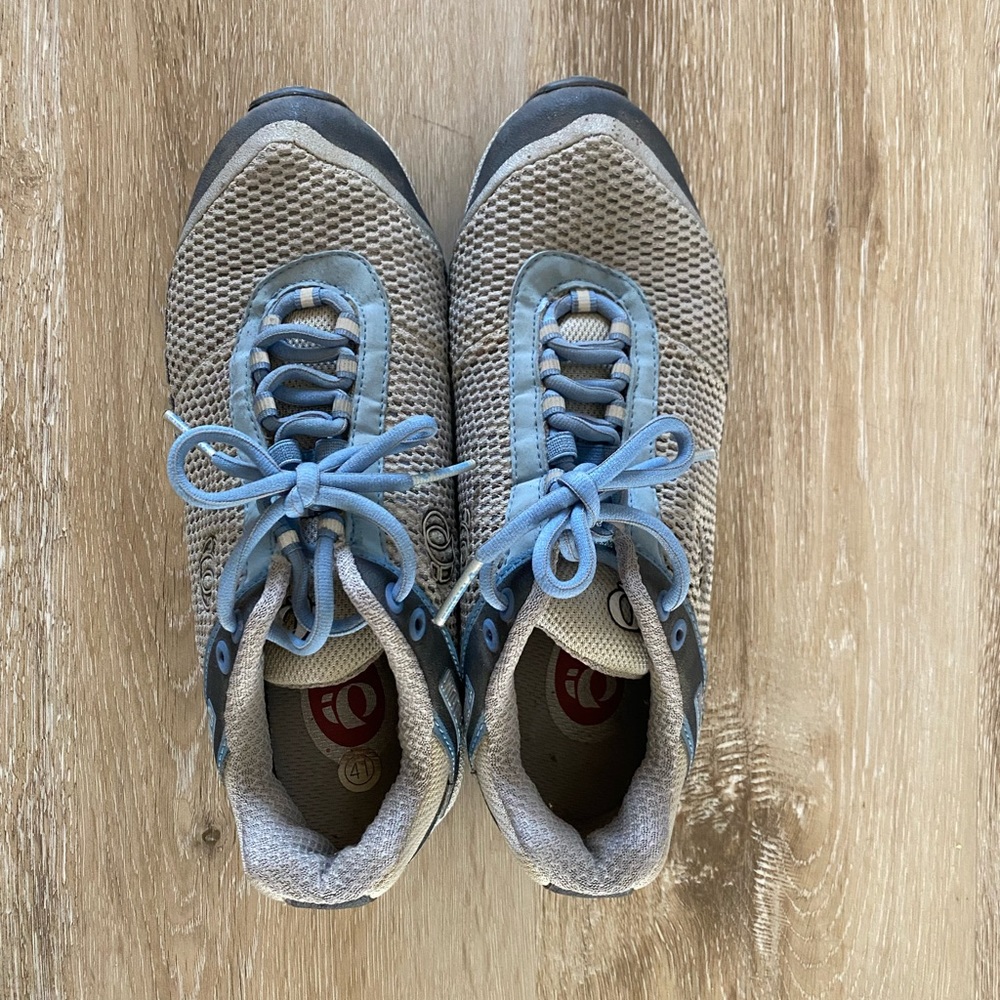 Spin cycle shoes with clips